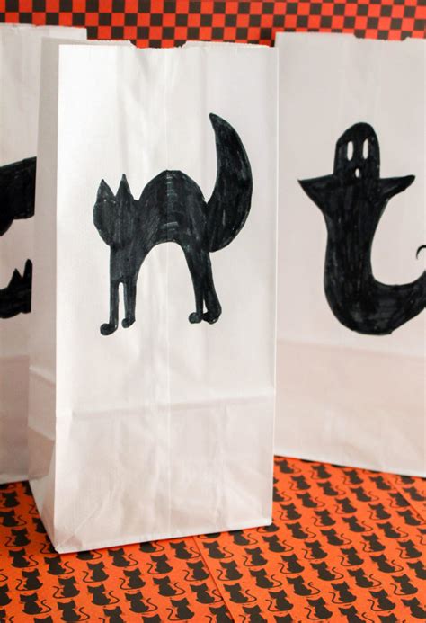 Paper Halloween Lanterns for Spooky Decor - DIY Candy