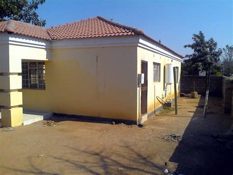 2 houses in Block 8 for Sale 0279 - Find Real Estate in Botswana