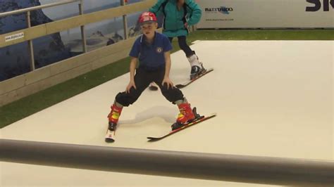 Learn To Ski In 3 Lessons At Skiplex Youtube