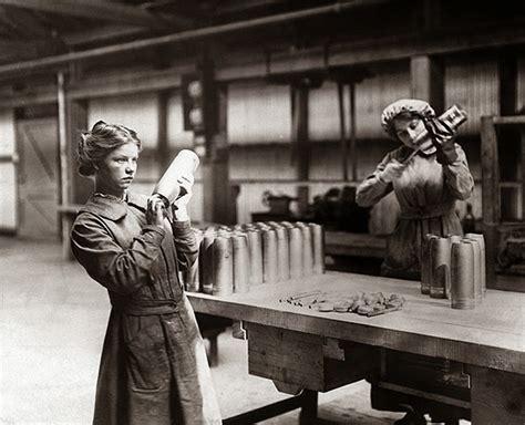 Vintage Photos Of Women War Workers In The Wwi Vintage Everyday