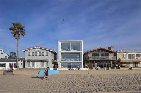 Minimalist Home On The Hermosa Beach Is The Ultimate Beach House To