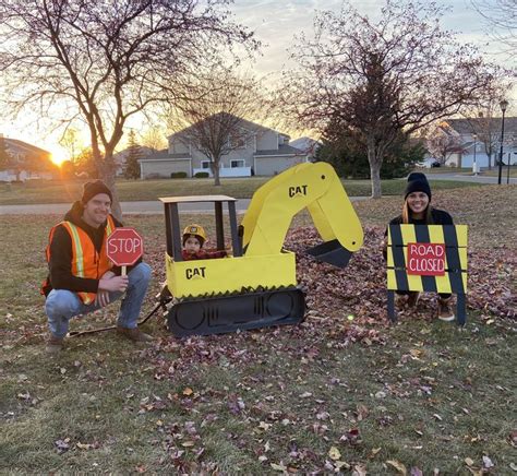 DIY Excavator Halloween Costume in 2023 | Family themed halloween costumes, Themed halloween ...