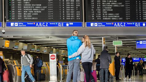 Flughafen Frankfurt Verdi Streik Der Sicherheitskr Fte Infos F R