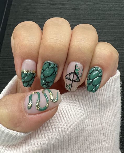 Awesome Nail Designs Inspired By Harry Potter Harry Potter Nails