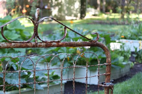 lovely old fence | Old fences, Garden accessories, Outdoor