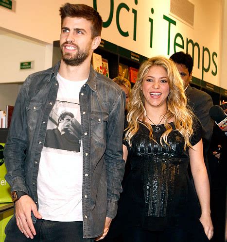 Shakira With Boyfriend Gerard Pique Latest Pictures 2013 | Hollywood ...