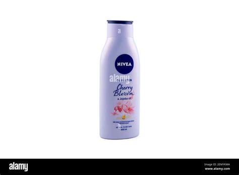 Nivea Creme High Resolution Stock Photography And Images Alamy