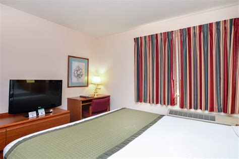 Travelodge Suites by Wyndham Newberg | Newberg, OR Hotels