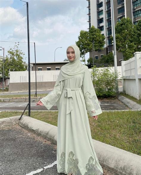 Pin By Arifin On Hijab Anggun Muslimah Fashion Outfits Muslim Women