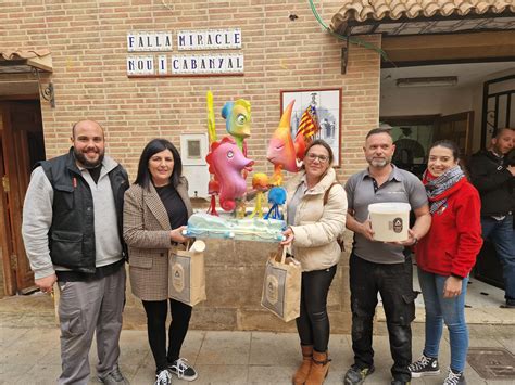 Los Artesanos De La Horchata De Alboraya Apoyan A Los Artistas Falleros