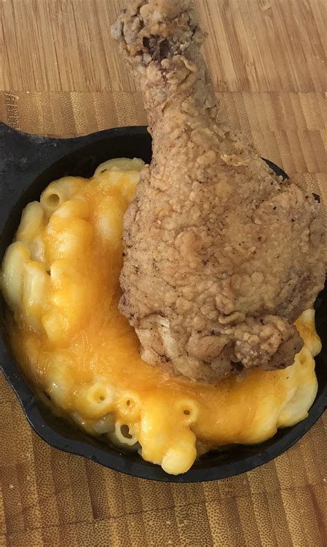 Fried Chicken And Mac N Cheese Fried Chicken Food Mac N Cheese