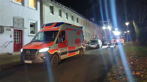 Verletzte Person Hinter T R Freiwillige Feuerwehr Goslar