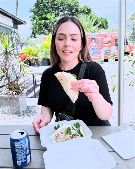 Doña Reclamos - Doña Reclamos added a new photo — in Hawaii.