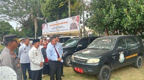 Kejari Lampung Utara Serahkan Unit Kendaraan Dinas Milik Pemkab