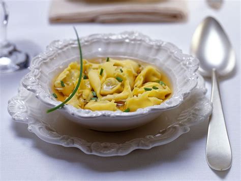 Ricetta Cappelletti In Brodo Di Cappone Donna Moderna