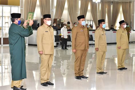 Gubernur Sumut Lantik Pejabat Eselon II Dan III Irman Oemar Jadi Kadis