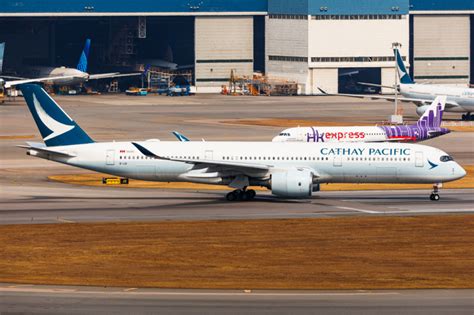 B Lri Cathay Pacific Airbus A By Thomas Tse Aeroxplorer