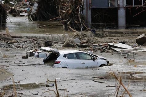 Toll In South Africa S Deadliest Floods On Record Tops 300