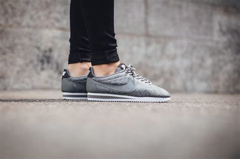 Nike Classic Cortez Wmns „tech Fleece” Tumbled Grey Black White