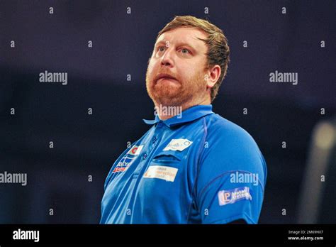 Cameron menzies darts hi-res stock photography and images - Alamy