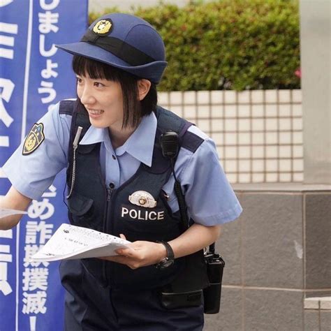 【交番で性行為】既婚者の警察官が「w不倫」パトカー巡回の時間に交番で「欲望から流れで性行為に」 Paradise★