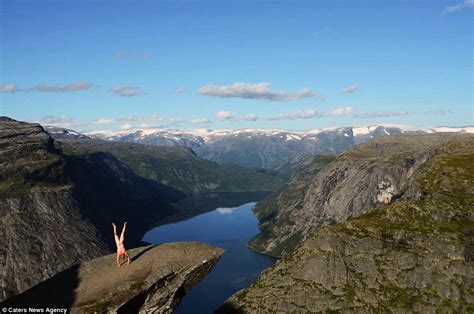 Man Spends Five Years Travelling The World Doing NAKED Handstands