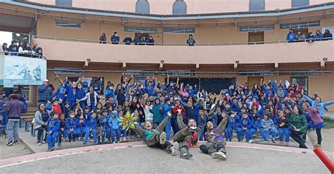 Un millar de escolares aprendió la importancia de plantar árboles con