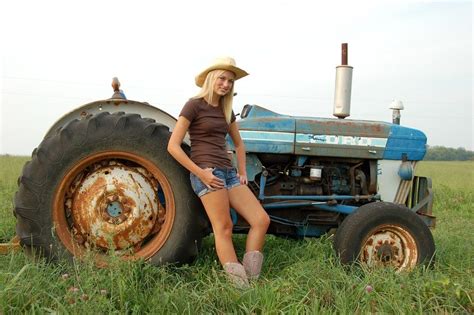 Farmall Tractors Ford Tractors Trucks And Girls Big Trucks Semi Trucks Tractor Sexy