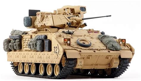 Tamiya tank model 35264 US M2A2 Bradley Infantry Fighting Vehicle-in ...