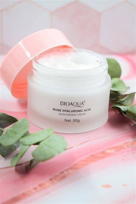 Crema Humectante Rosas Y Acido Hialuronico Bioaqua Bqy Valmar