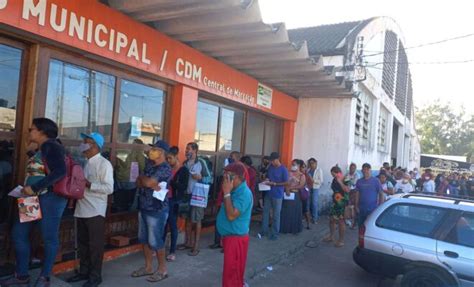 ABSURDO PACIENTES DE ITAPETINGA ENFRENTAM MAIS DE 12 HORAS DE FILA