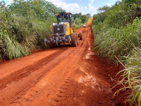 Programa Estrada Boa Continua A Recuperar Estradas Da Zona Rural De