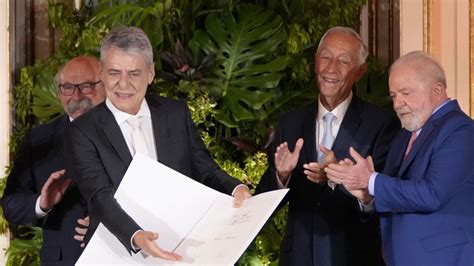 Chico Buarque recibe el Premio Camões que Bolsonaro se negó a