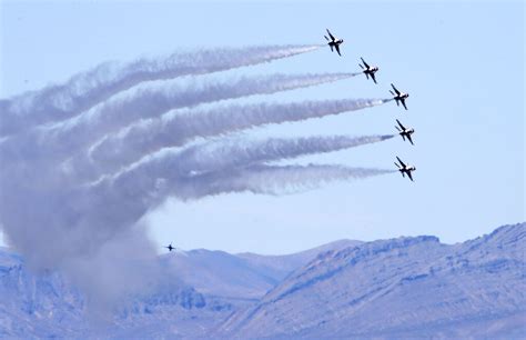 Thunderbirds Highlight Return Of Oregon Air Show In McMinnville AF