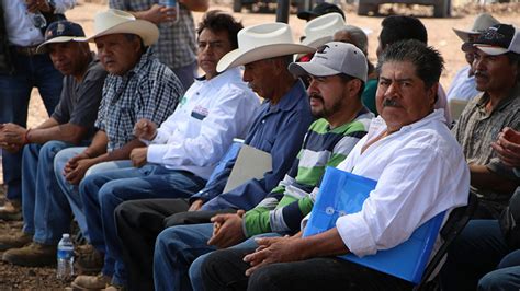 Alcalde De Ciudad Hidalgo Entrega Apoyos A Productores Del Campo