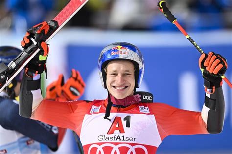 Ski alpin Marco Odermatt gagne le slalom géant de Sölden