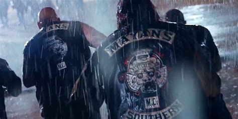 Mayans M C Sets Up Its War With Sons Of Anarchy In A Big Way In