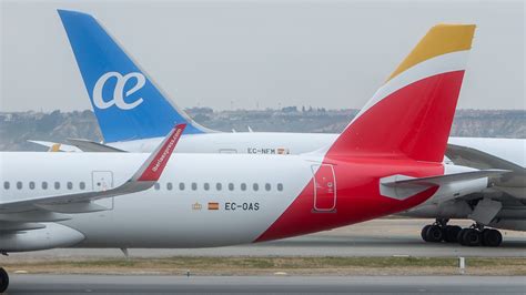 Iberia Reconoce Retrasos En Por La Huelga En El Handling