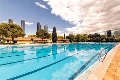 Piscina Del Centro Deportivo Municipal Vicente Del Bosque En El