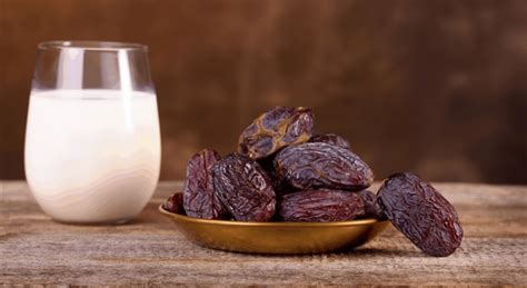 Fresh Dates Benefits and Side Effects | sytfoods