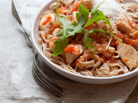 Pâtes au blé complet au poulet et à la tomate Cuisine et Recettes