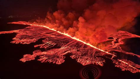 Islande les images de la nouvelle éruption volcanique sur la péninsule