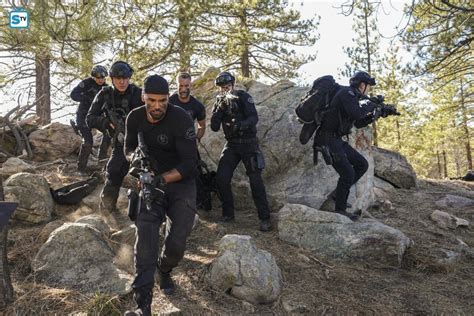 1x21 - Hunted - Chris, Luca, Hondo, Luca, Street and Tan - SWAT (CBS) Photo (41309204) - Fanpop