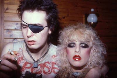 Sid Vicious Of The Sex Pistols Wearing An Eye Patch With Nancy Spu Old