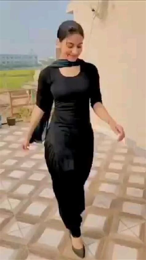 punjabi dance black suit hot | Beautiful pakistani dresses, Party wear ...