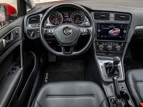 ﻿2018﻿ ﻿Volkswagen﻿ ﻿Golf﻿ ﻿TSI Comfortline﻿ - CoCars CANADA