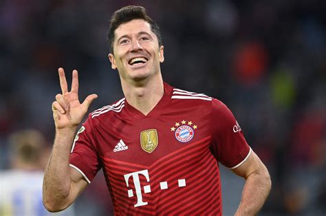 Lewandowskis Hat Trick Breaks Record As Bayern Humbles Hertha Daily