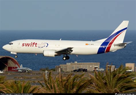 EC MFE Swiftair Boeing 737 476 SF Photo by Alejandro Hernández León