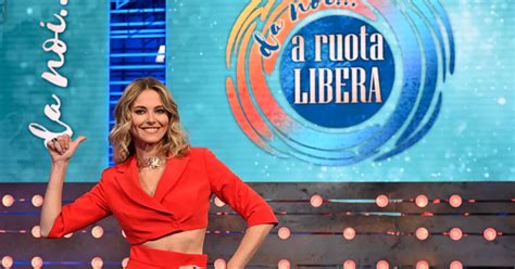 Da Noi A Ruota Libera Del 23 Ottobre Su Rai 1 Ospite Lina Sastri