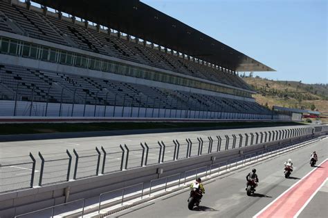 F1 Portugal Lotação do autódromo do Algarve reduzida e sem peão